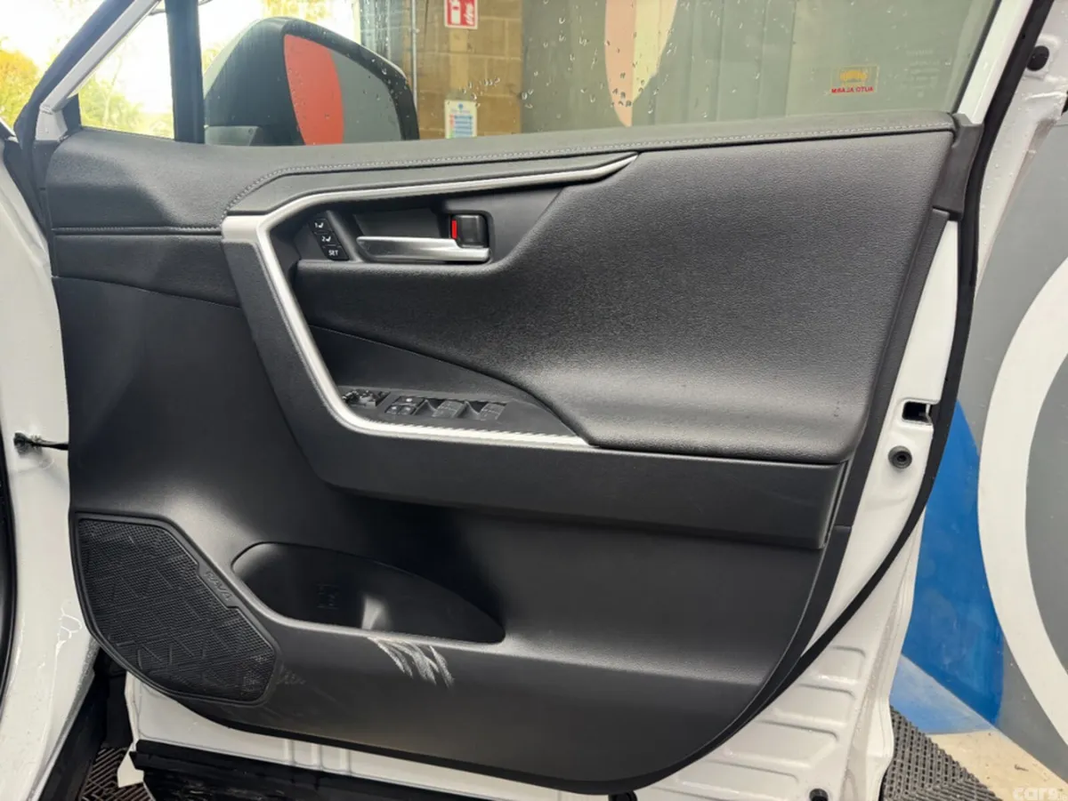 Toyota RAV4 SUV, Petrol Hybrid, 2025, White
