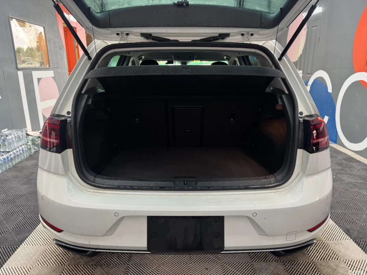 Volkswagen Golf Hatchback, Diesel, 2019, White