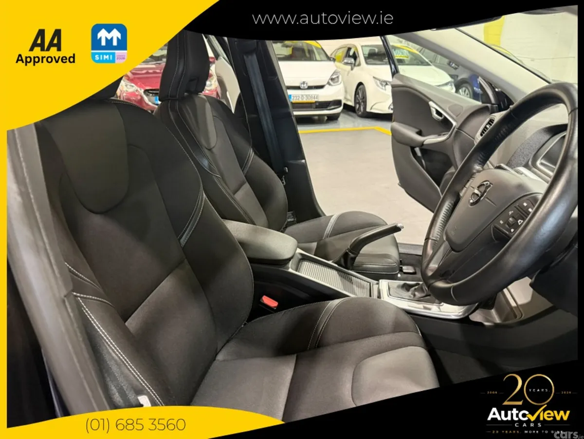 Volvo V40 Hatchback, Petrol, 2019, Black