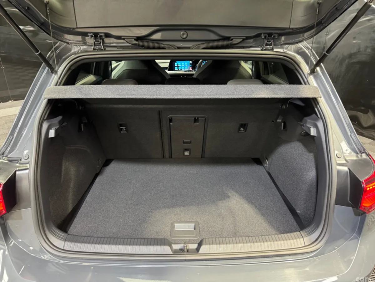 Volkswagen Golf Hatchback, Diesel, 2023, Grey