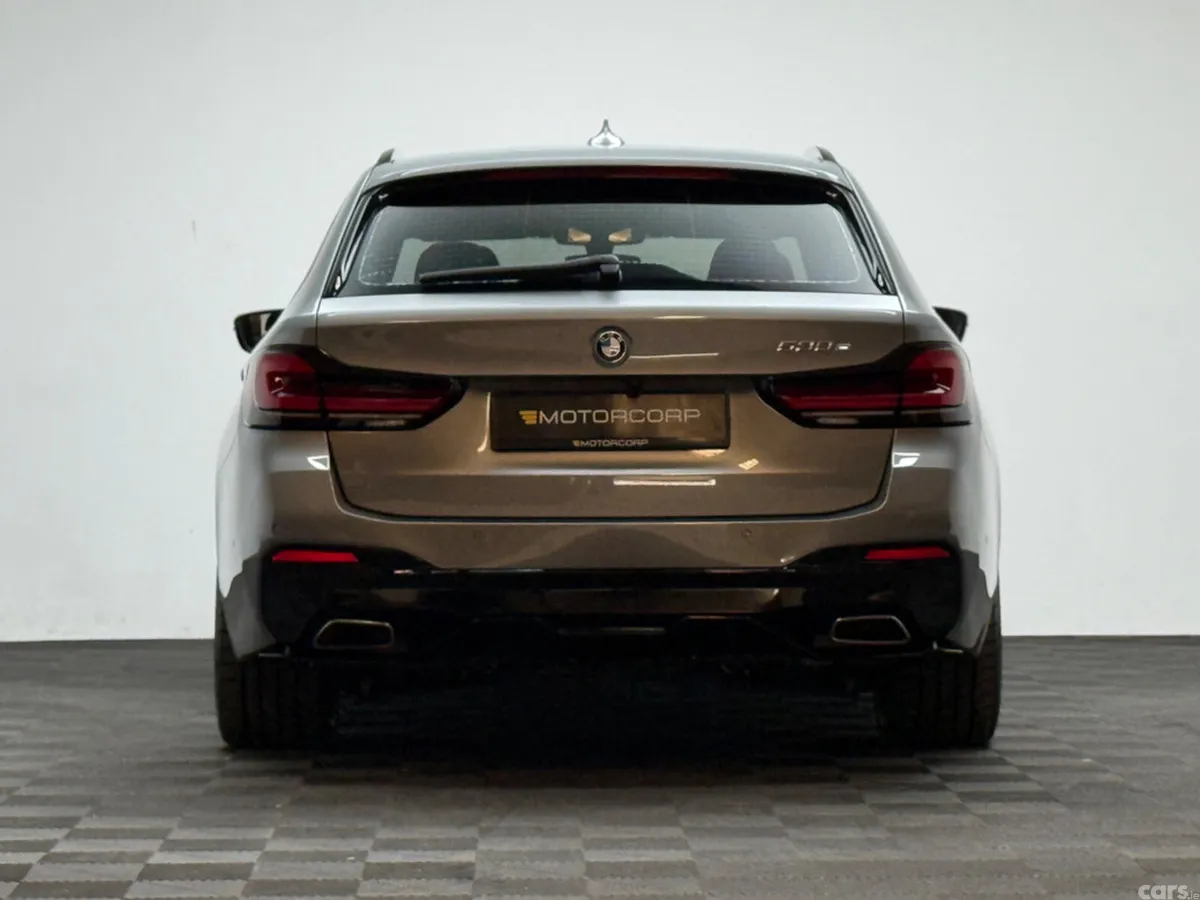 BMW 5-Series Estate, Petrol Plug-in Hybrid, 2024, Grey