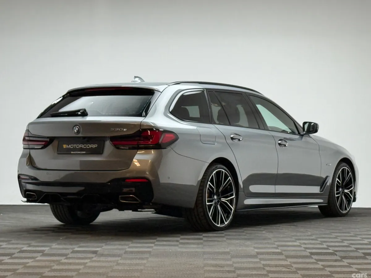 BMW 5-Series Estate, Petrol Plug-in Hybrid, 2024, Grey