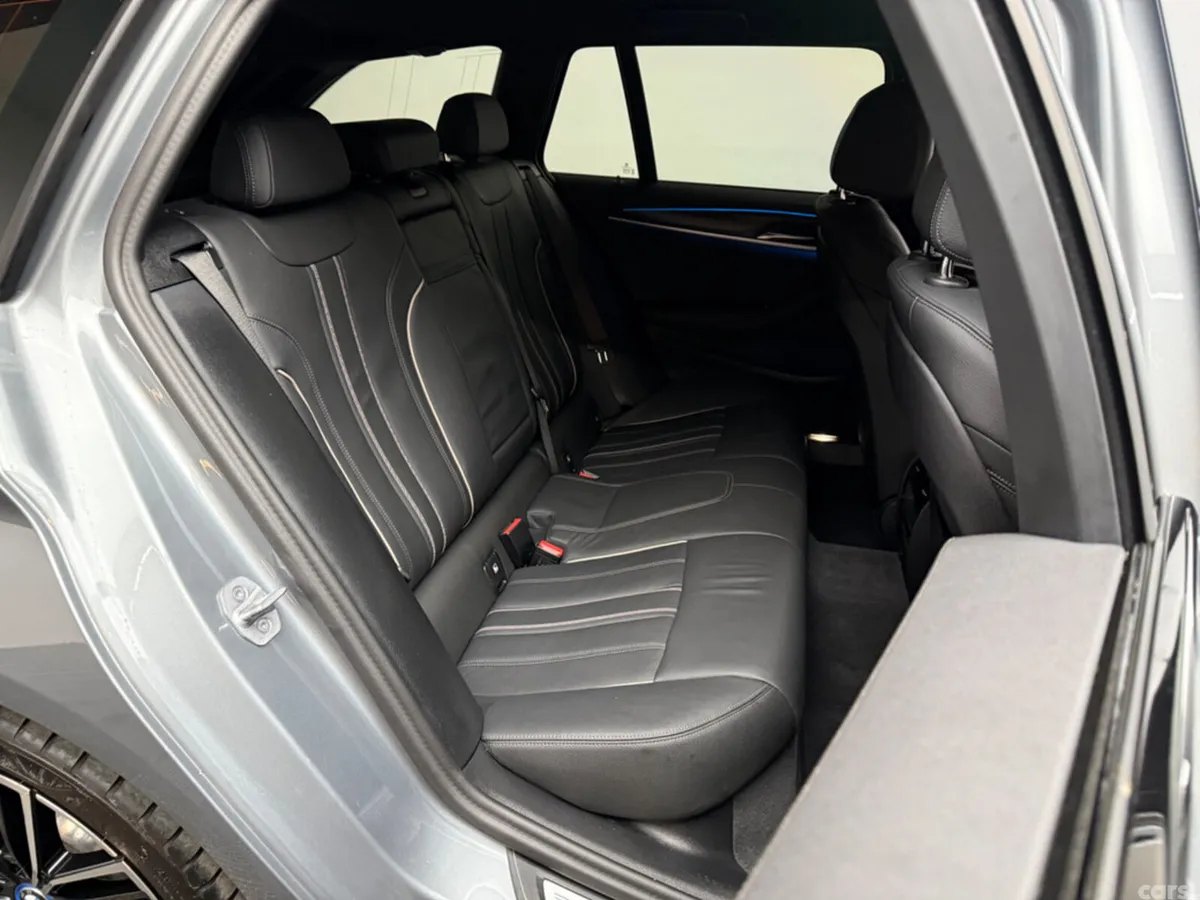 BMW 5-Series Estate, Petrol Plug-in Hybrid, 2024, Grey