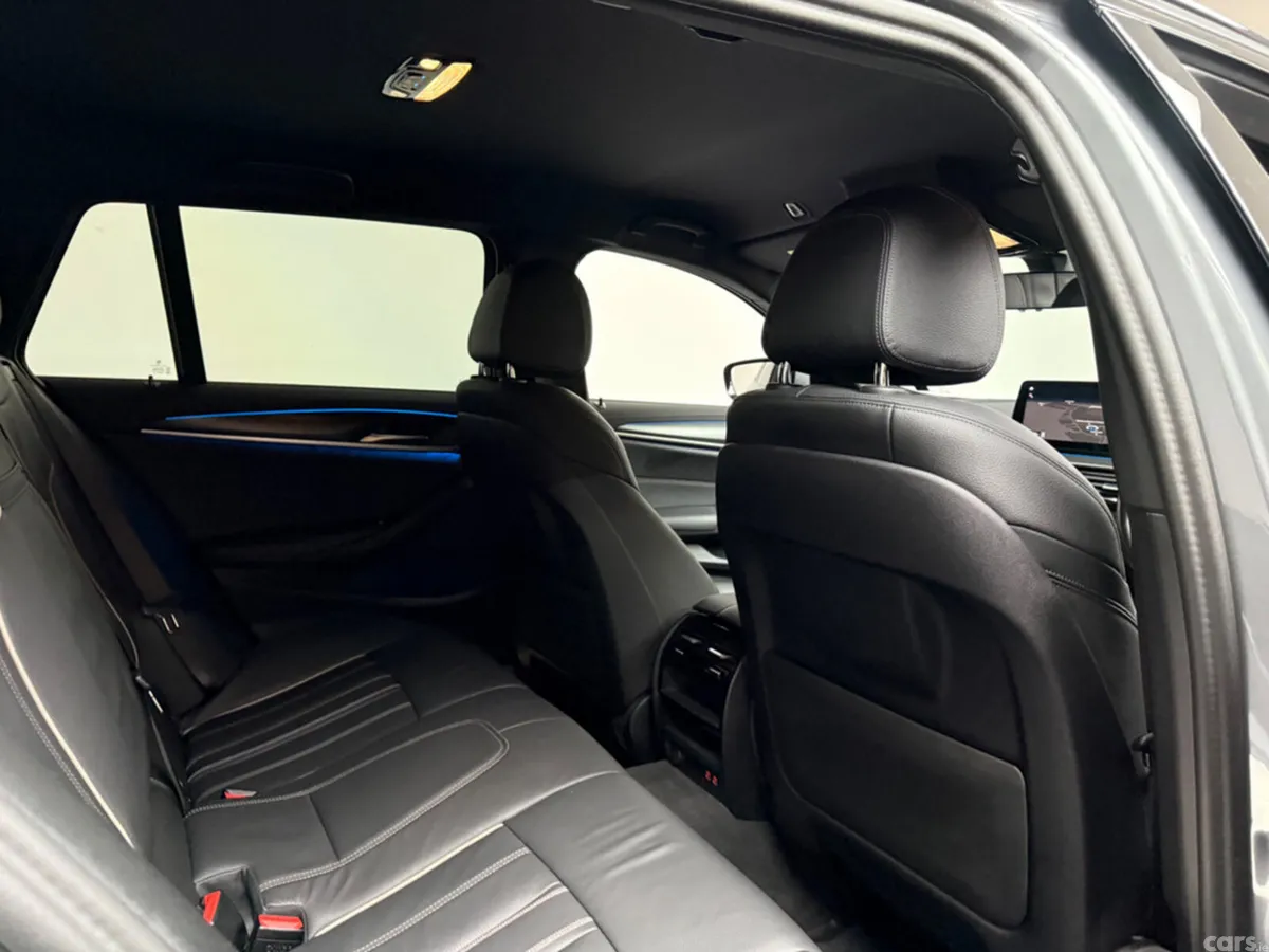 BMW 5-Series Estate, Petrol Plug-in Hybrid, 2024, Grey