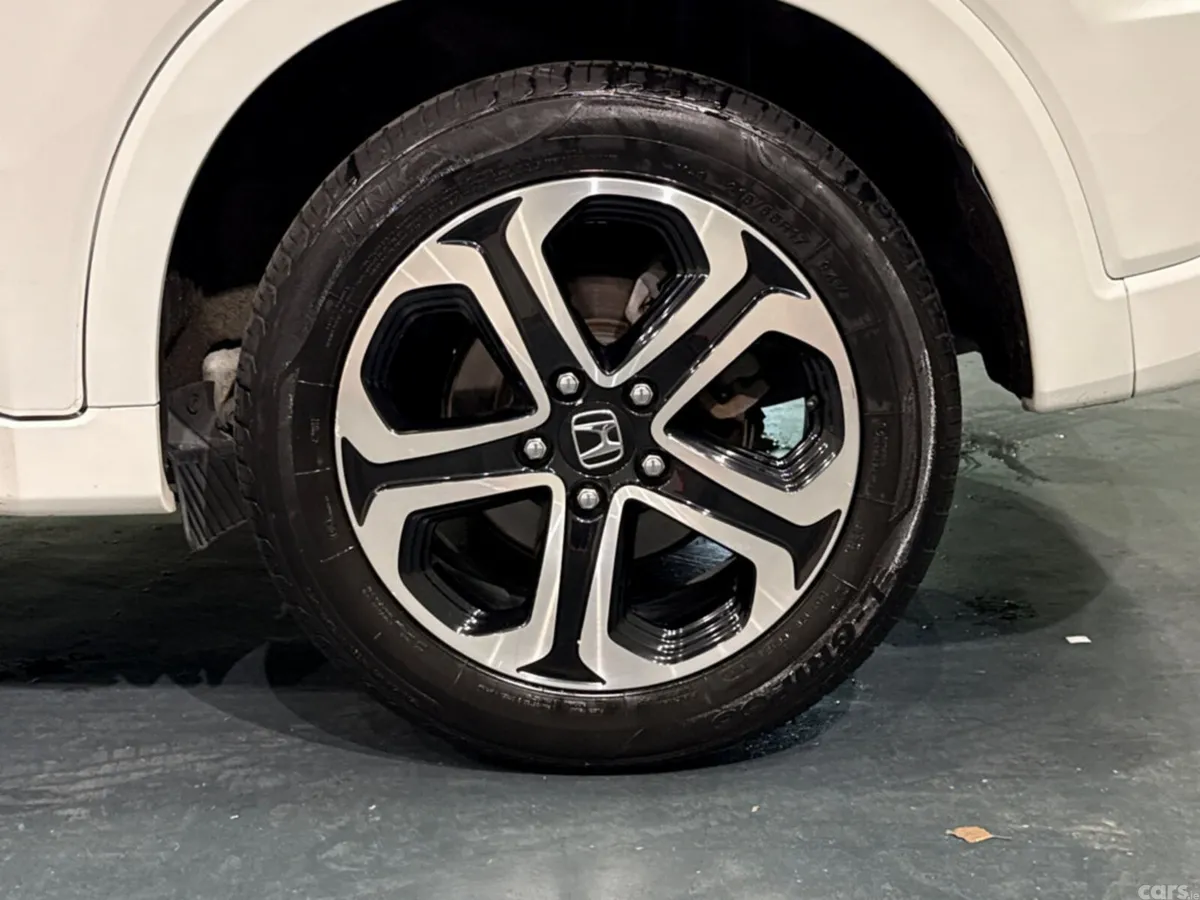 Honda Vezel Estate, Petrol Hybrid, 2019, White