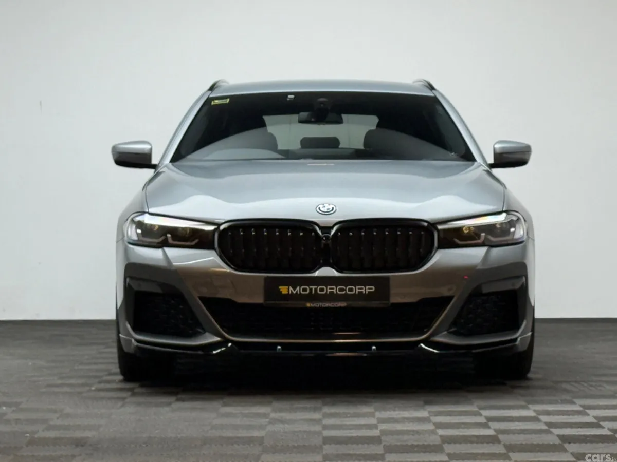 BMW 5-Series Estate, Petrol Plug-in Hybrid, 2024, Grey