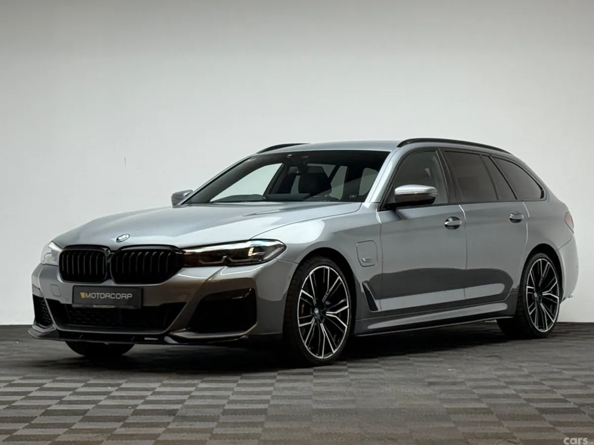 BMW 5-Series Estate, Petrol Plug-in Hybrid, 2024, Grey