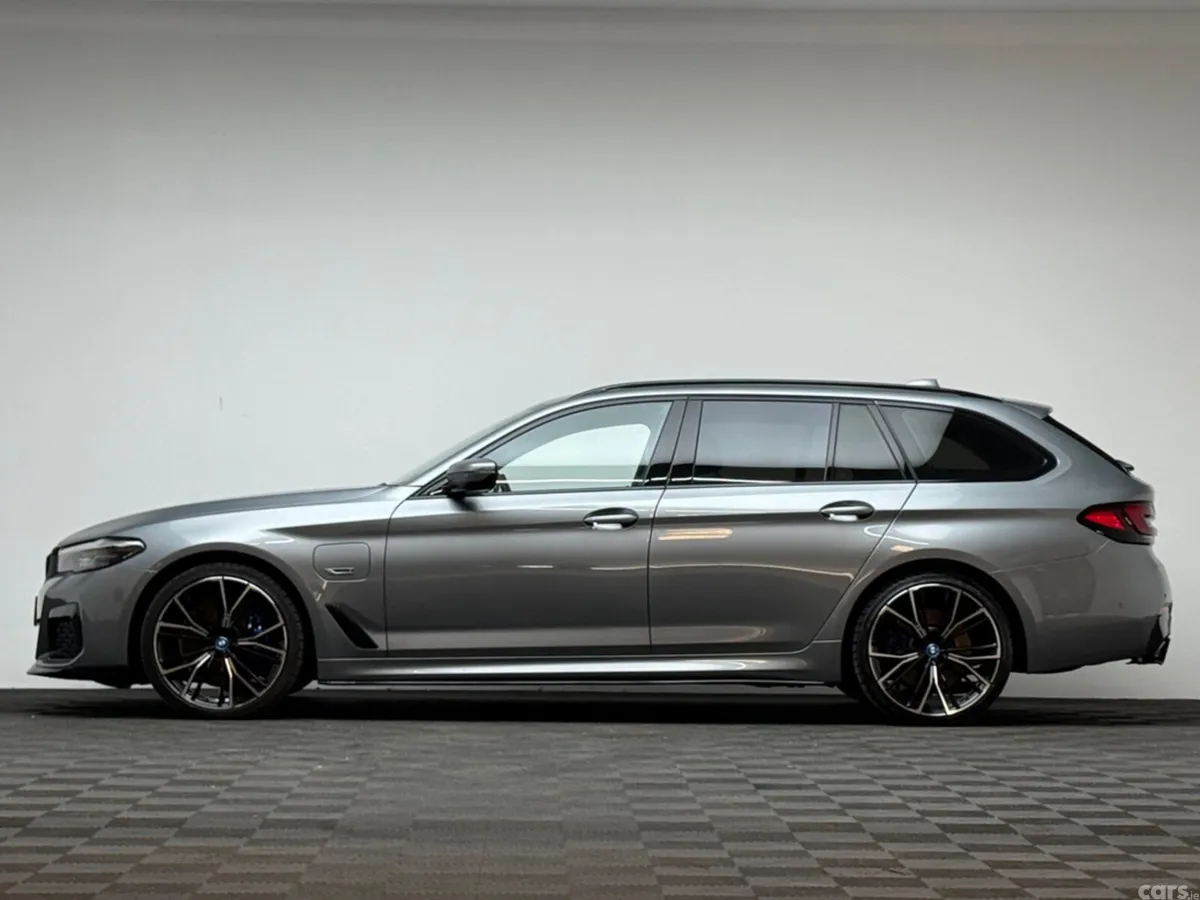 BMW 5-Series Estate, Petrol Plug-in Hybrid, 2024, Grey