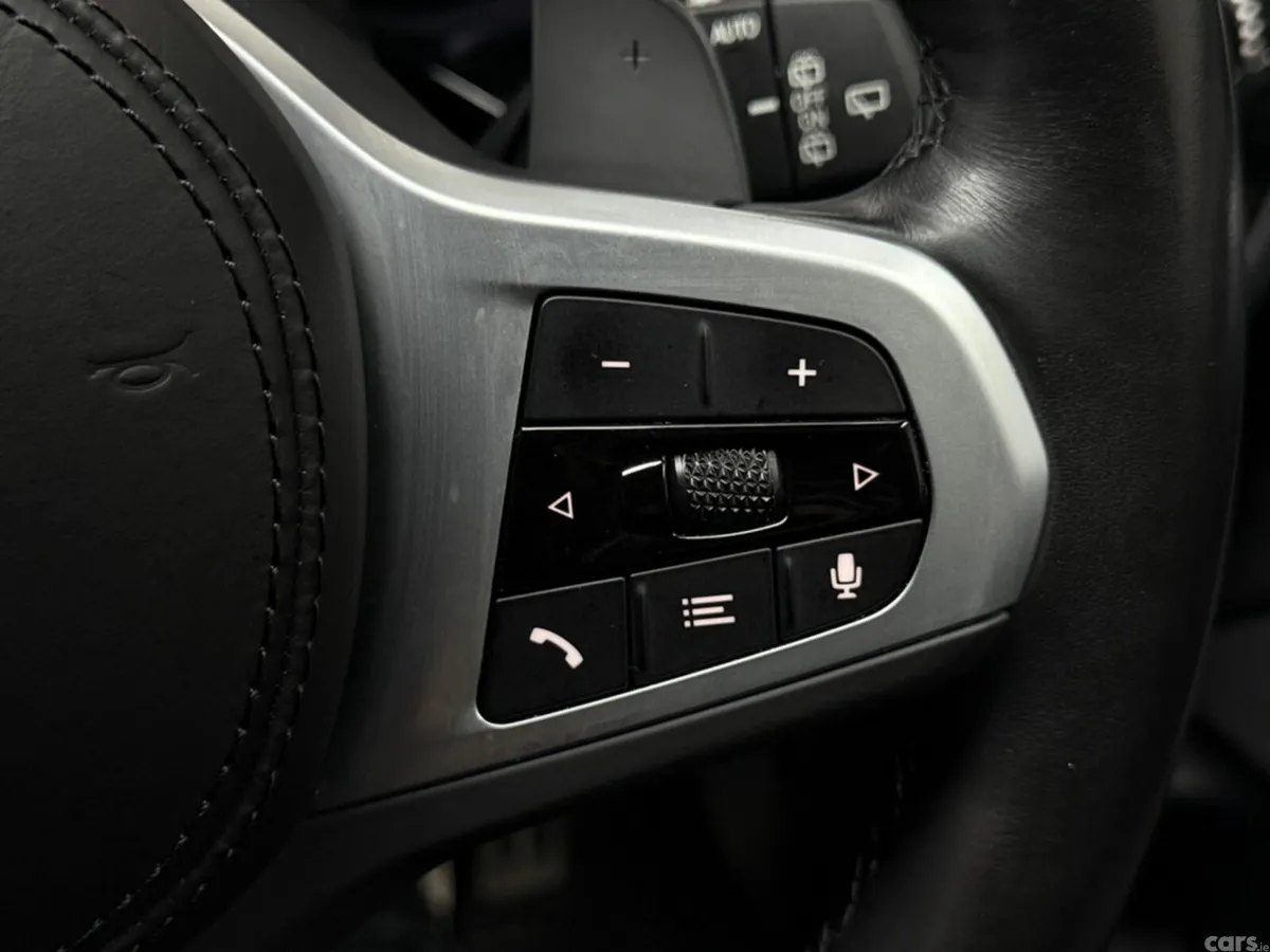 BMW 5-Series Estate, Petrol Plug-in Hybrid, 2024, Grey