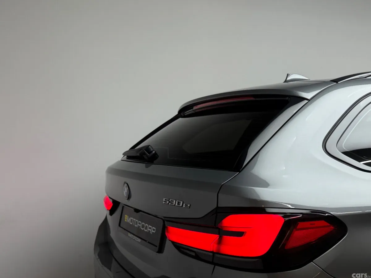 BMW 5-Series Estate, Petrol Plug-in Hybrid, 2024, Grey