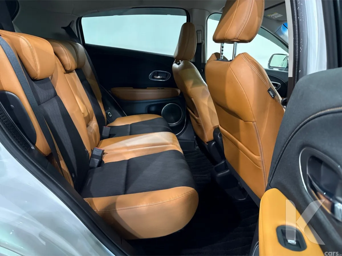 Honda Vezel Estate, Petrol Hybrid, 2019, White