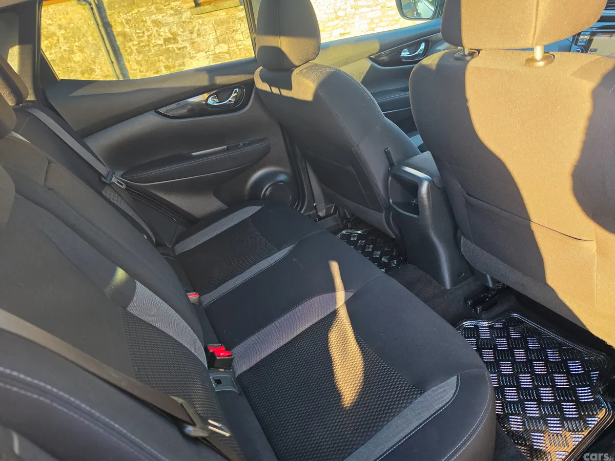 Nissan Qashqai MPV, Diesel, 2019, Grey