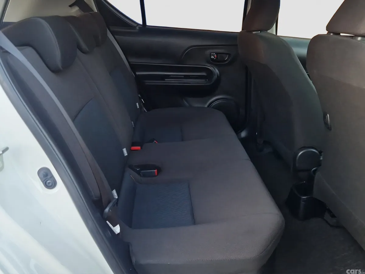 Toyota Aqua Hatchback, Petrol Hybrid, 2021, White