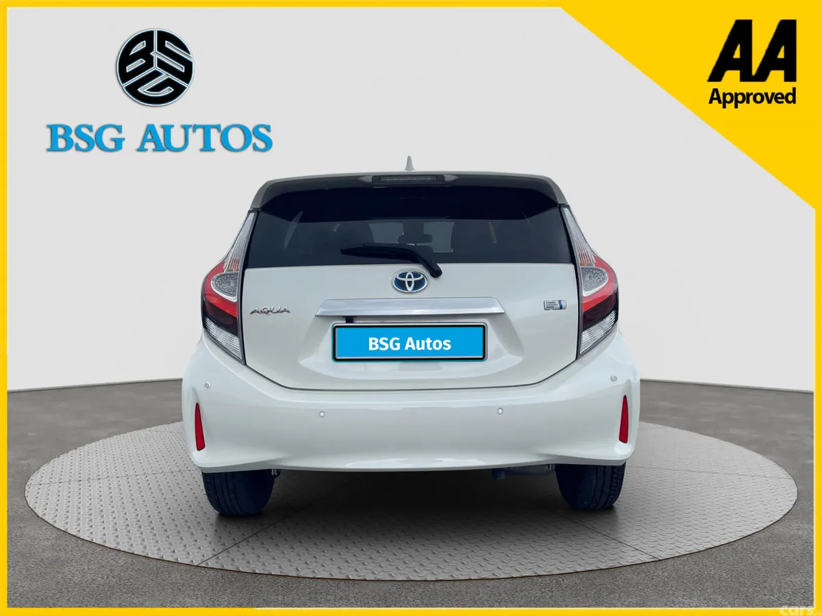 Toyota Aqua Hatchback, Petrol Hybrid, 2021, White
