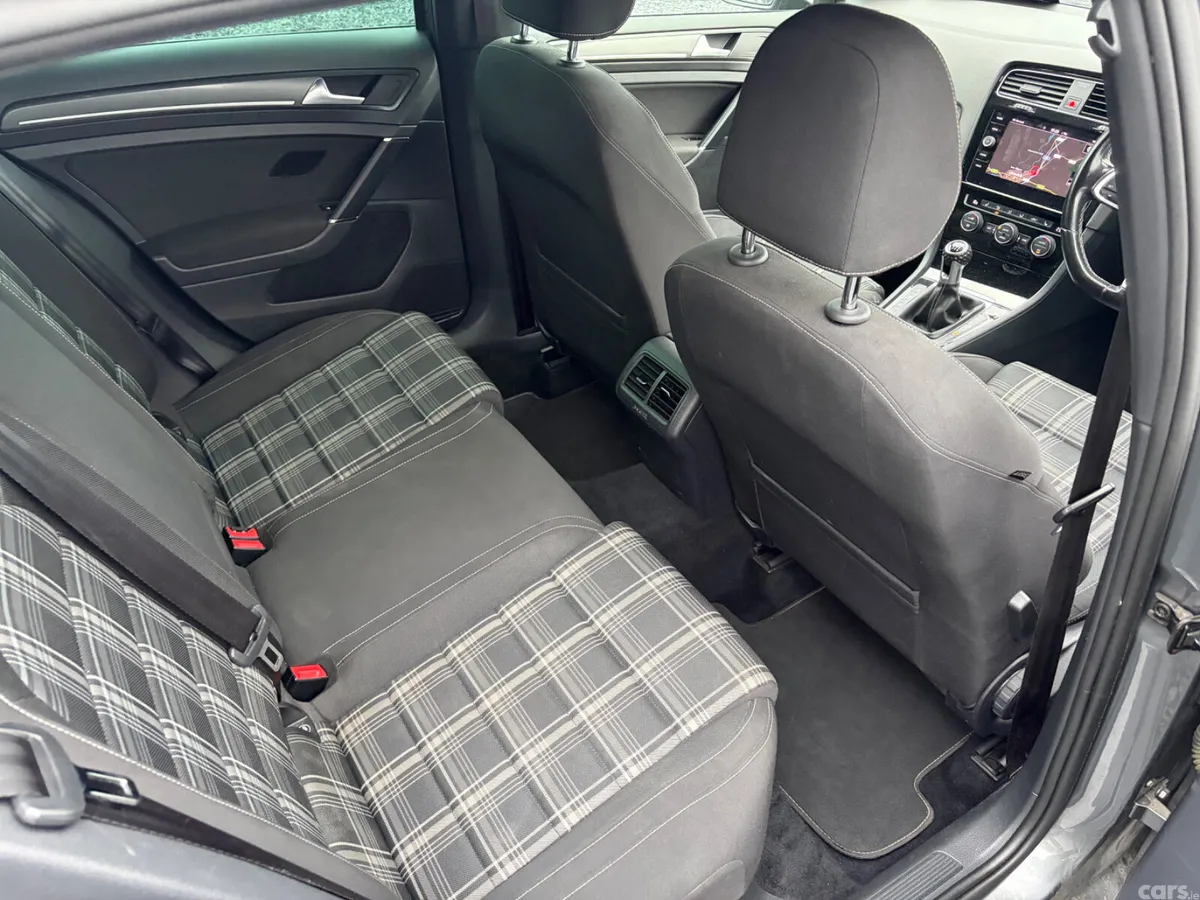 Volkswagen Golf Hatchback, Diesel, 2017, Grey