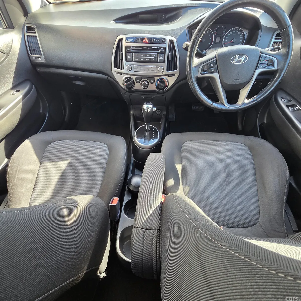 Hyundai i20 Hatchback, Petrol, 2013, Grey