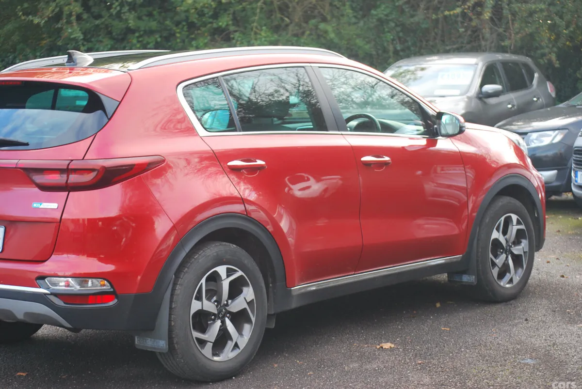 Kia Sportage SUV, Diesel Hybrid, 2020, Red