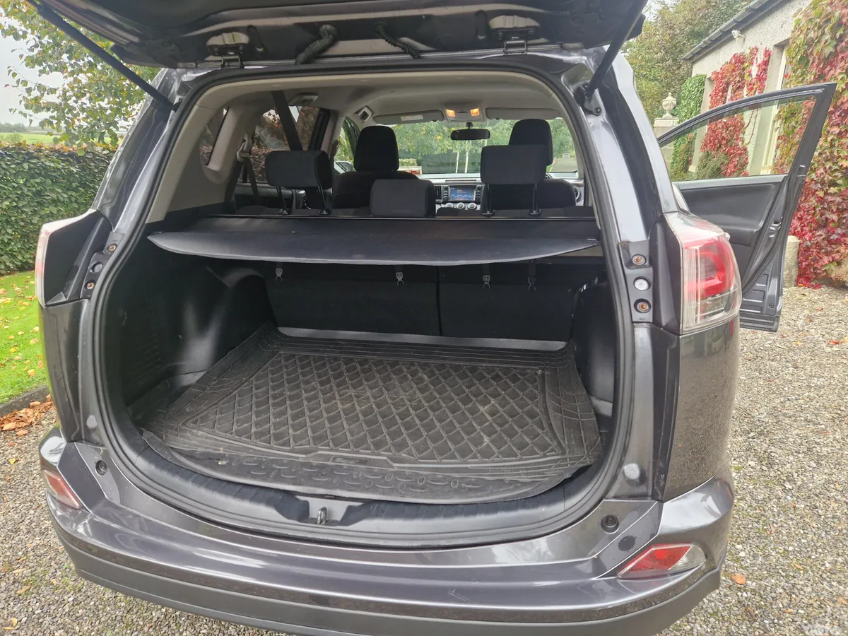 Toyota RAV4 SUV, Diesel, 2018, Grey