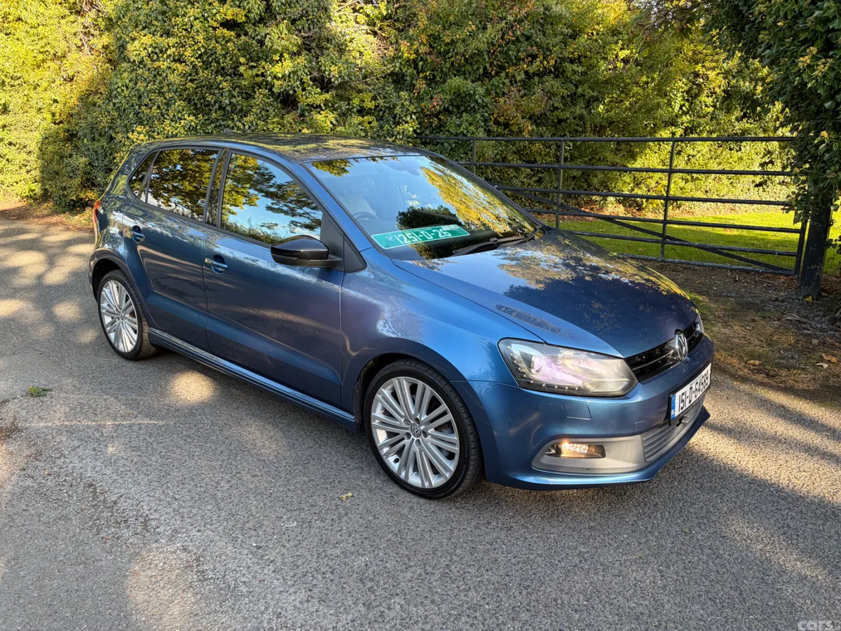 Volkswagen Polo Hatchback, Petrol, 2015, Blue