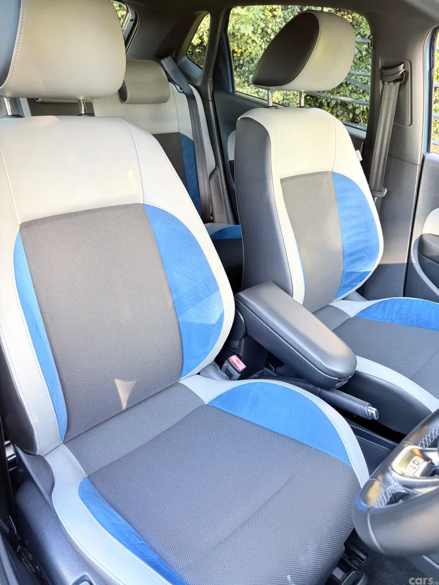 Volkswagen Polo Hatchback, Petrol, 2015, Blue