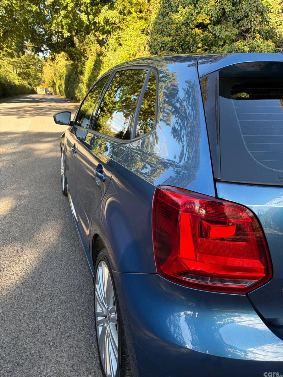 Volkswagen Polo Hatchback, Petrol, 2015, Blue