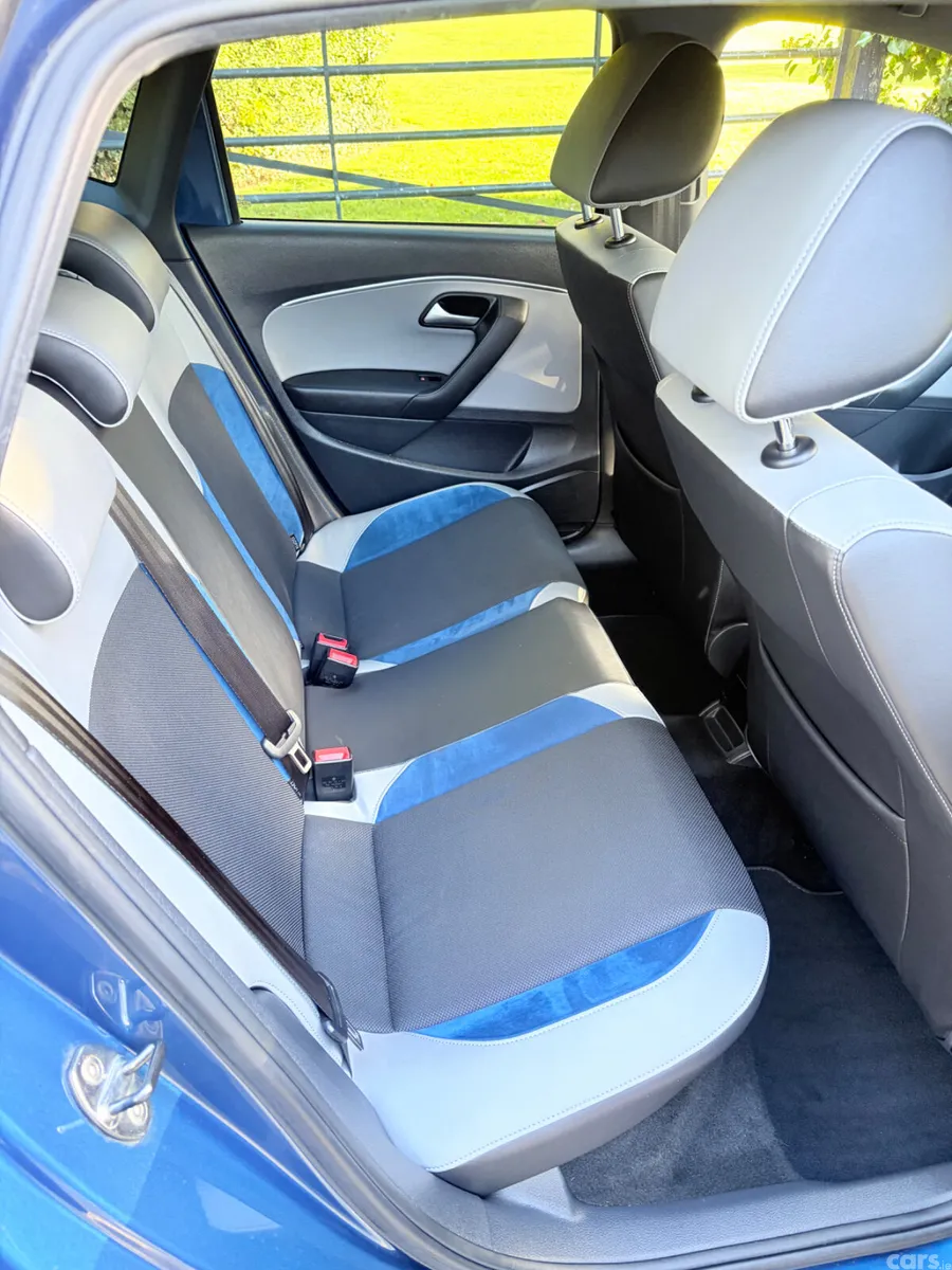 Volkswagen Polo Hatchback, Petrol, 2015, Blue