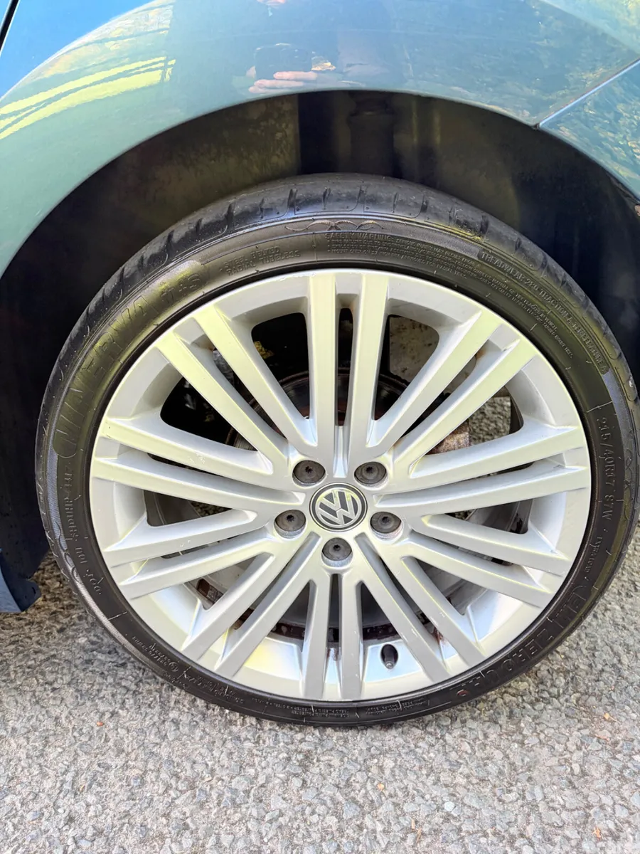 Volkswagen Polo Hatchback, Petrol, 2015, Blue