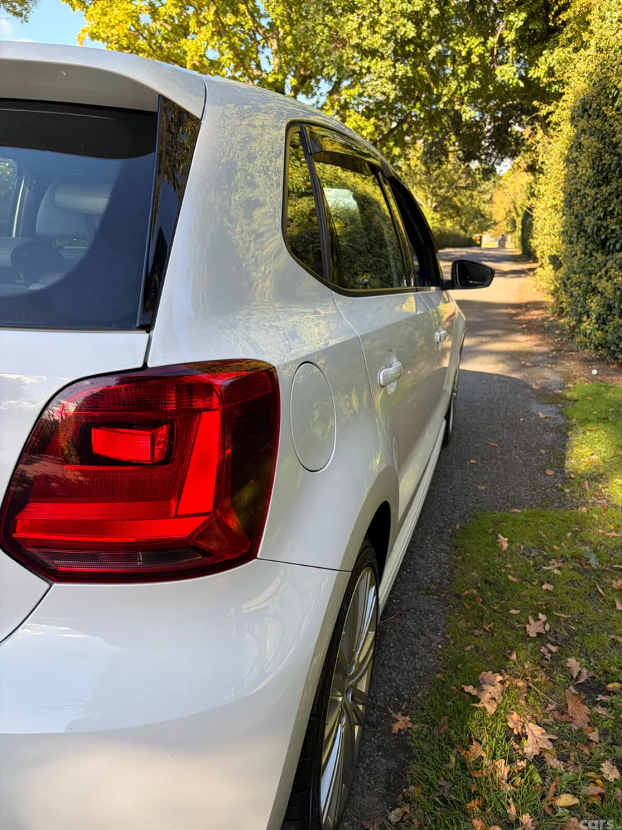 Volkswagen Polo Hatchback, Petrol, 2014, Blue