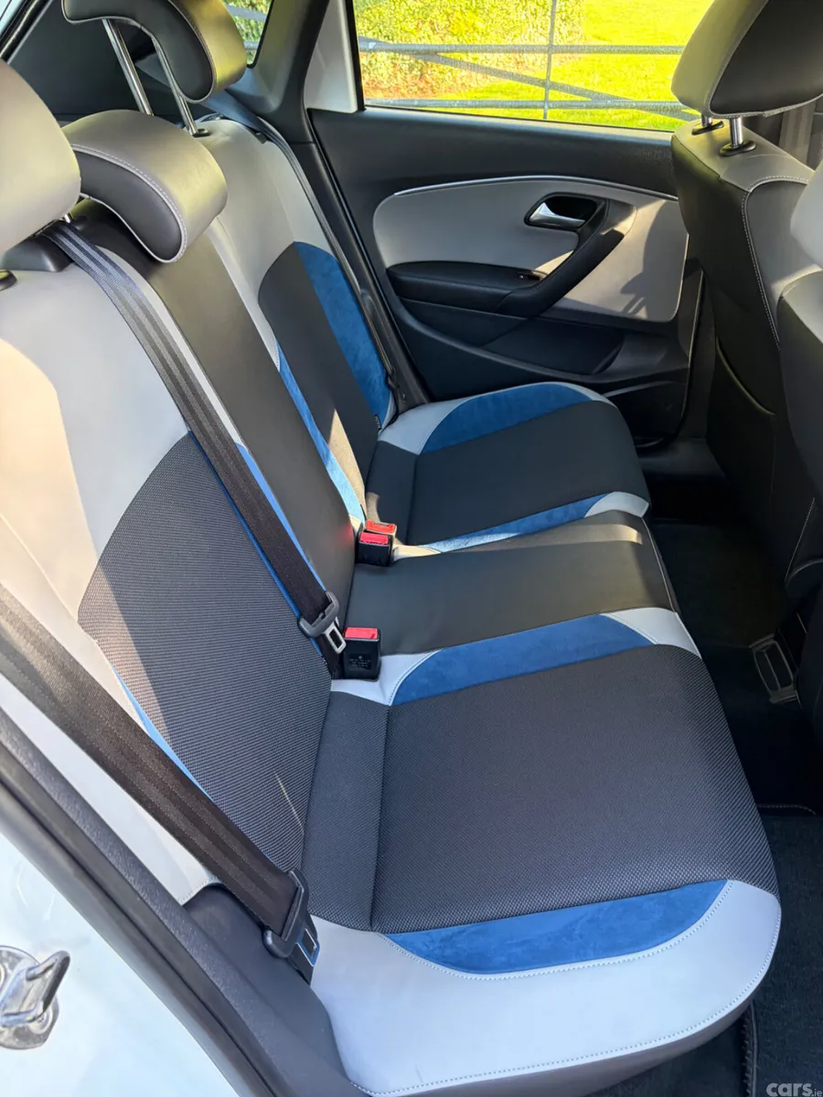 Volkswagen Polo Hatchback, Petrol, 2014, Blue