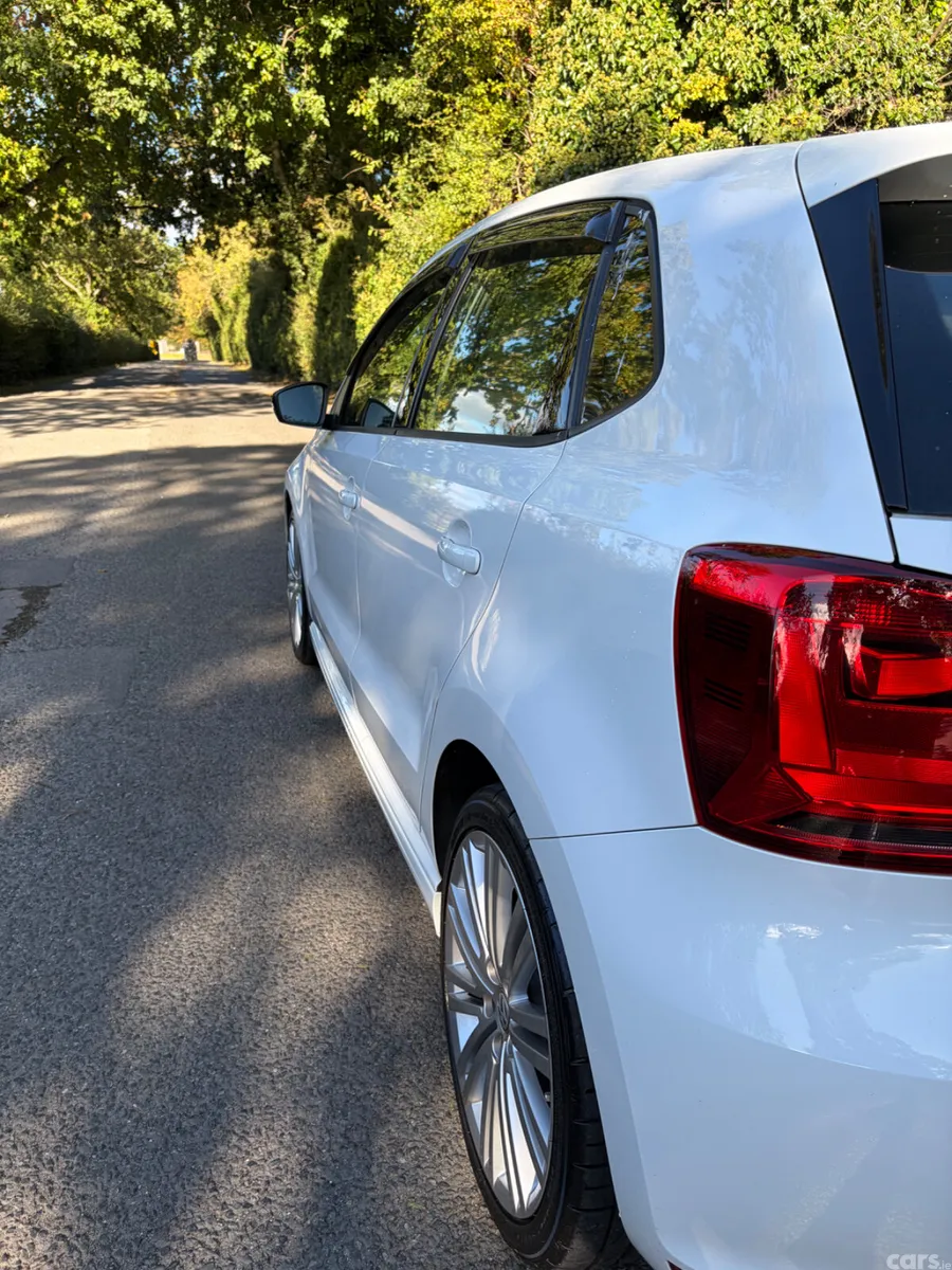 Volkswagen Polo Hatchback, Petrol, 2014, Blue