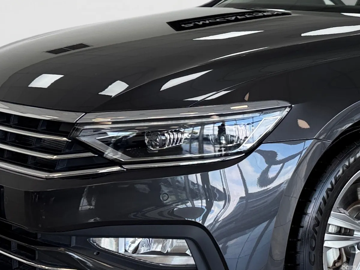 Volkswagen Passat Estate, Diesel, 2022, Grey