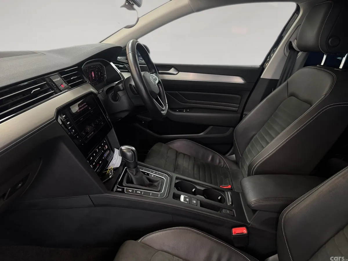 Volkswagen Passat Estate, Diesel, 2022, Grey