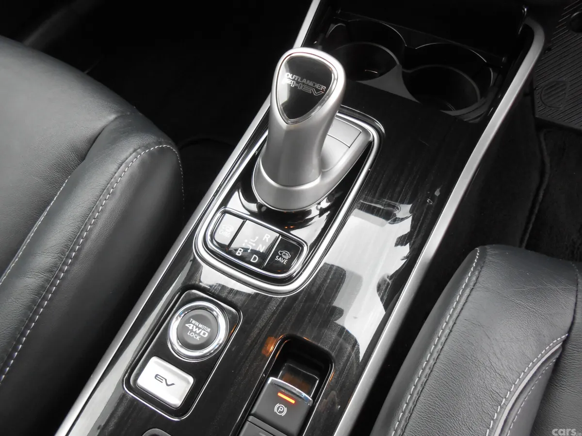 Mitsubishi Outlander SUV, Petrol Plug-in Hybrid, 2017, Silver