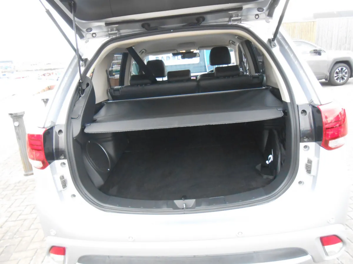 Mitsubishi Outlander SUV, Petrol Plug-in Hybrid, 2017, Silver