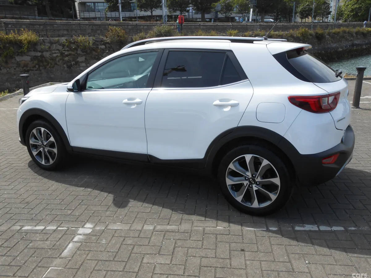 Kia Stonic SUV, Petrol, 2018, White