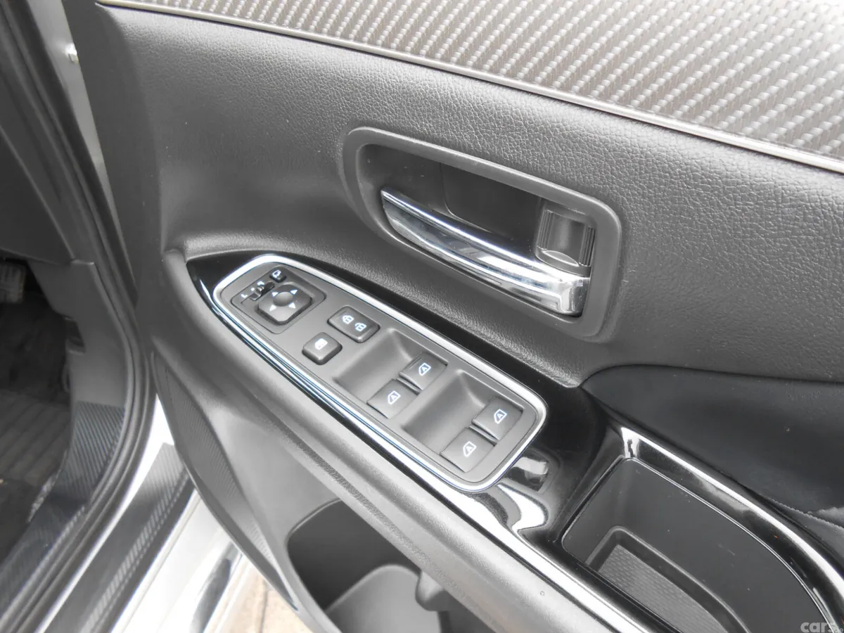 Mitsubishi Outlander SUV, Petrol Plug-in Hybrid, 2019, Silver