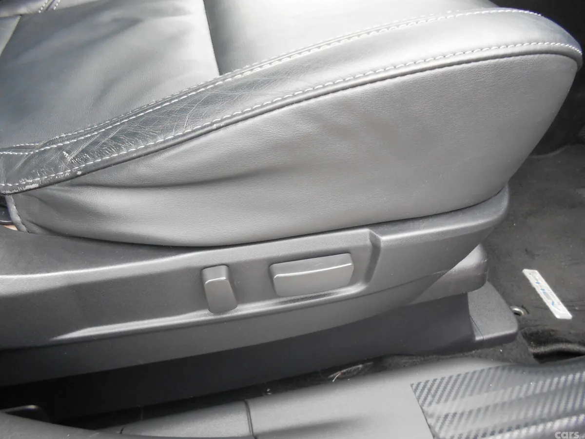 Mitsubishi Outlander SUV, Petrol Plug-in Hybrid, 2019, Silver