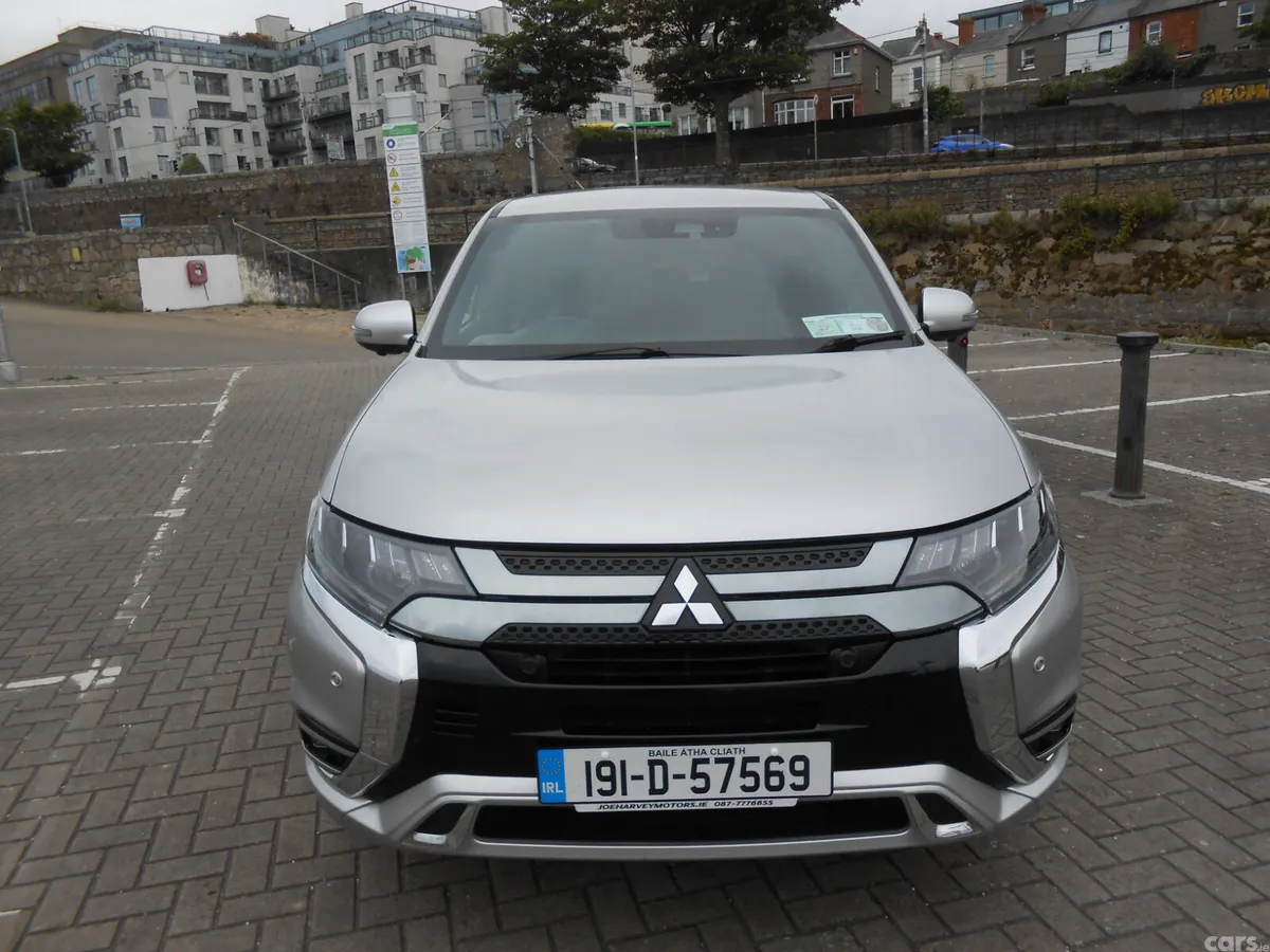 Mitsubishi Outlander SUV, Petrol Plug-in Hybrid, 2019, Silver