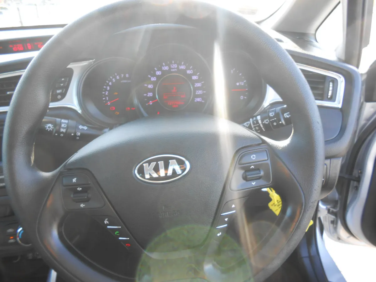 Kia Ceed Hatchback, Petrol, 2017, Grey