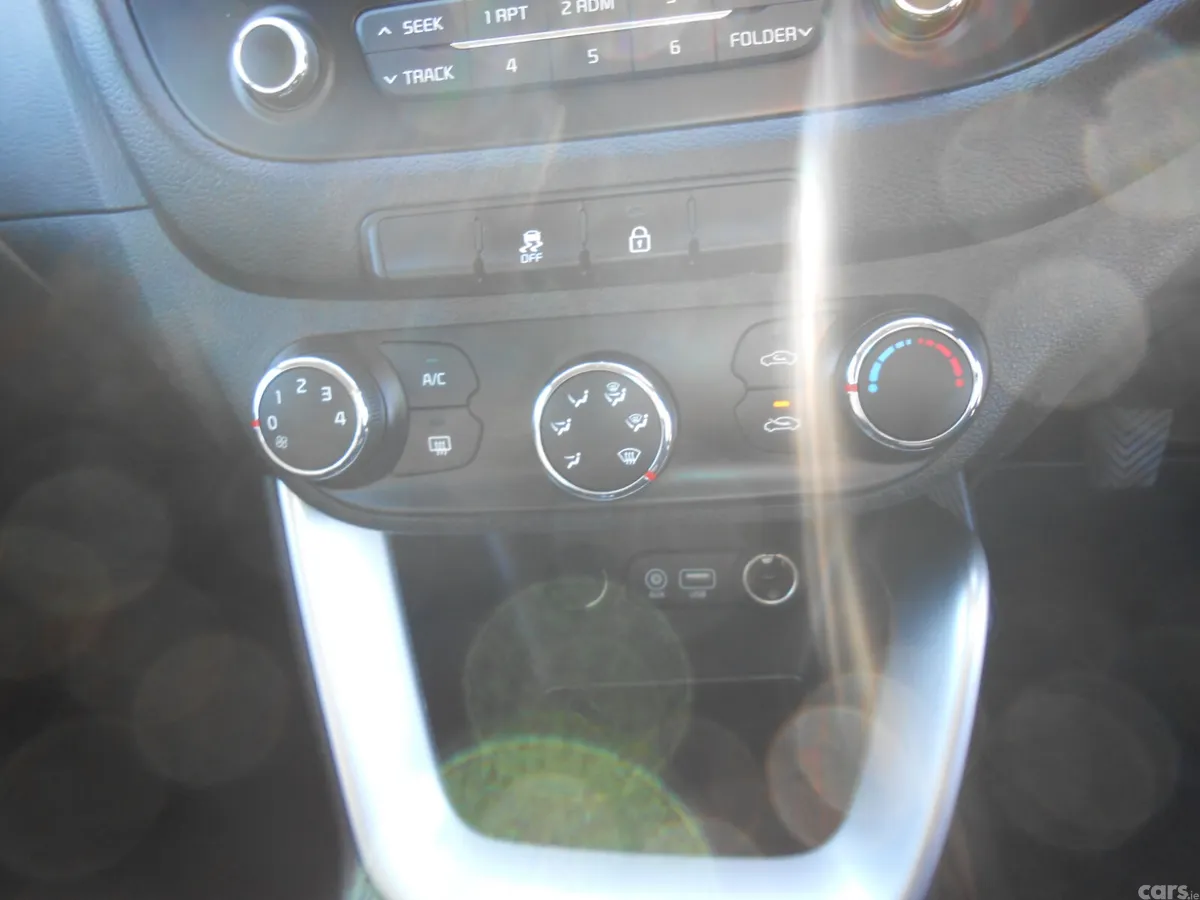 Kia Ceed Hatchback, Petrol, 2017, Grey