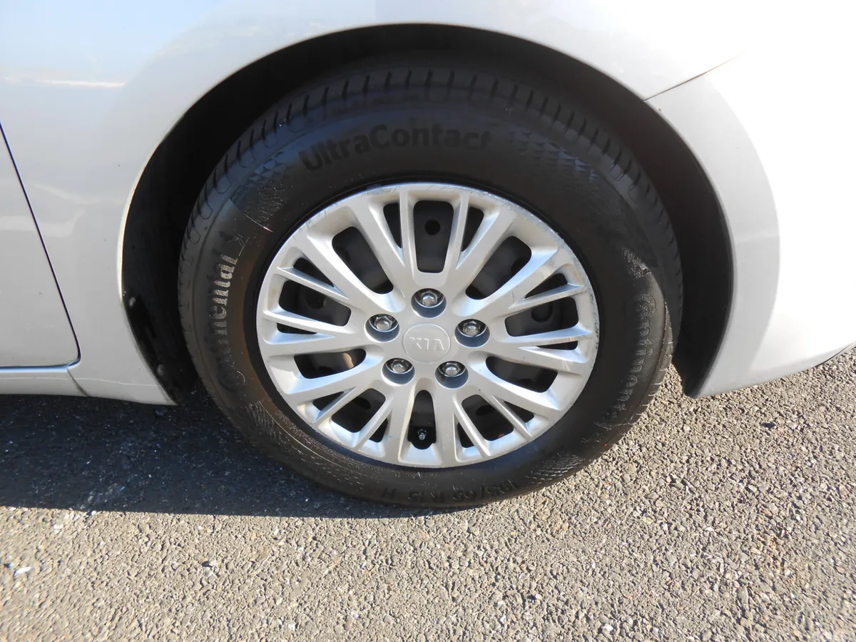 Kia Ceed Hatchback, Petrol, 2017, Grey