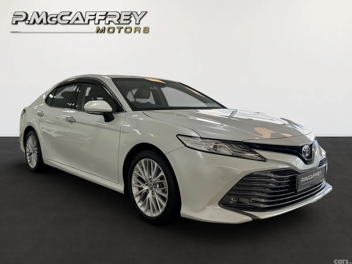 Toyota Camry Saloon, Petrol Hybrid, 2020, White