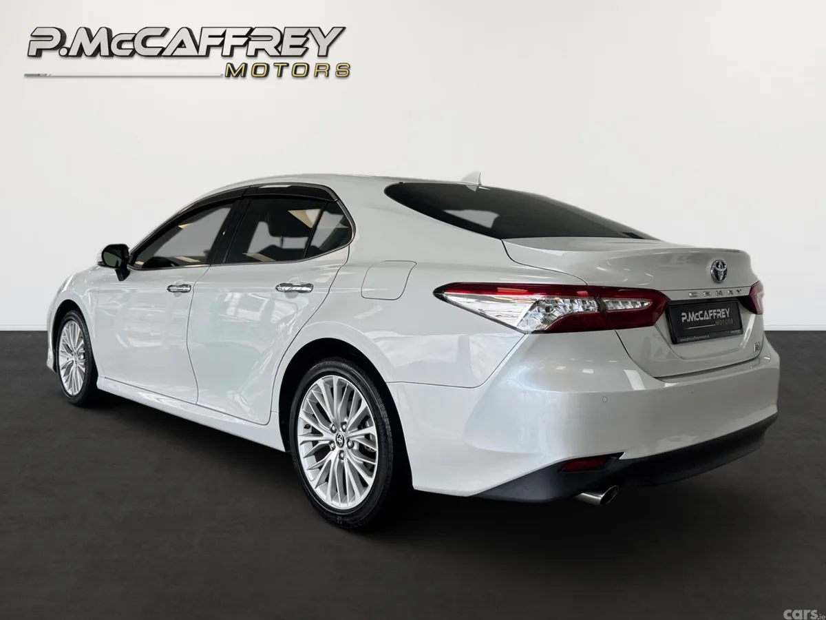 Toyota Camry Saloon, Petrol Hybrid, 2020, White