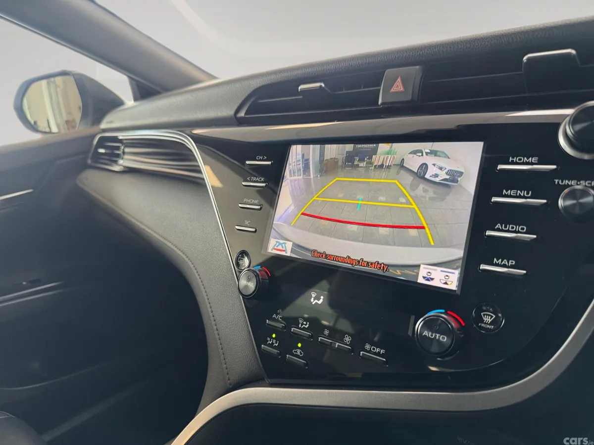 Toyota Camry Saloon, Petrol Hybrid, 2020, White