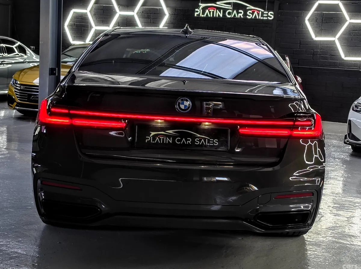 BMW 7-Series Saloon, Petrol Plug-in Hybrid, 2022, Grey
