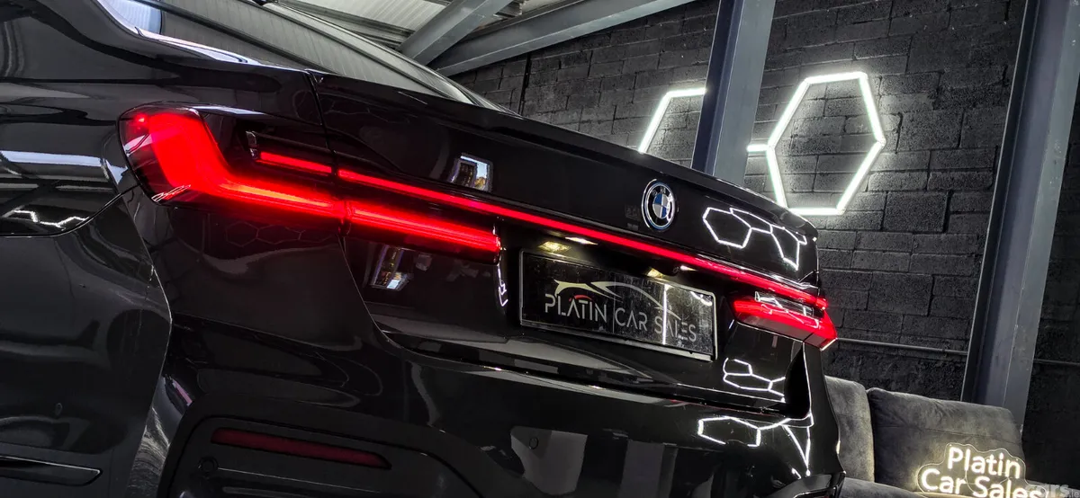 BMW 7-Series Saloon, Petrol Plug-in Hybrid, 2022, Grey