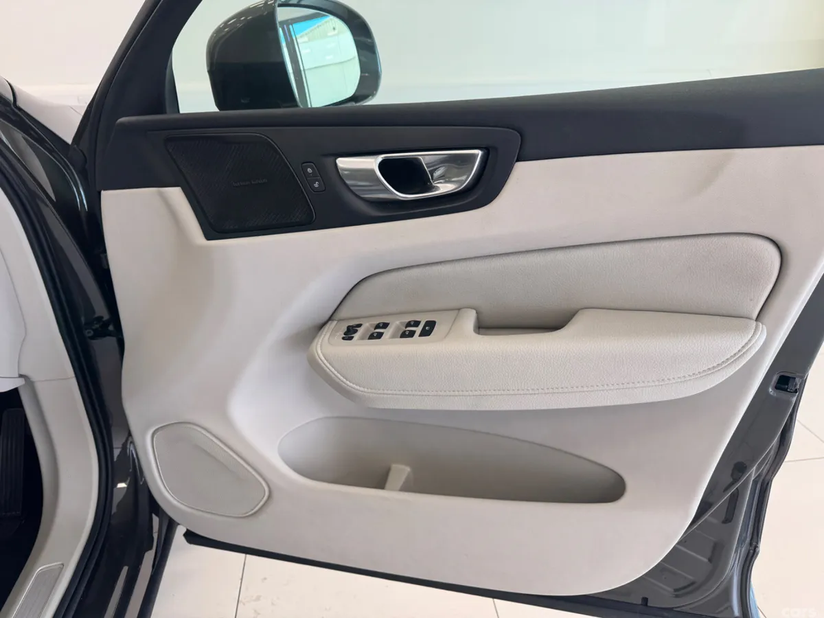 Volvo XC60 SUV, Diesel, 2021, Grey