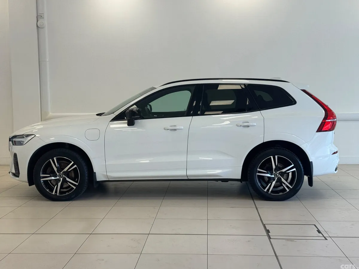 Volvo XC60 SUV, Petrol Plug-in Hybrid, 2022, White