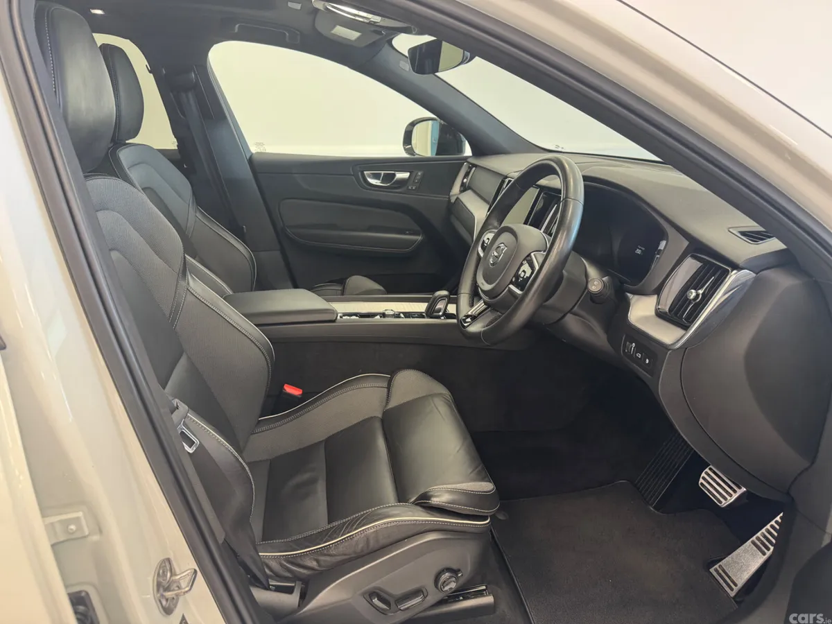 Volvo XC60 SUV, Petrol Plug-in Hybrid, 2022, White