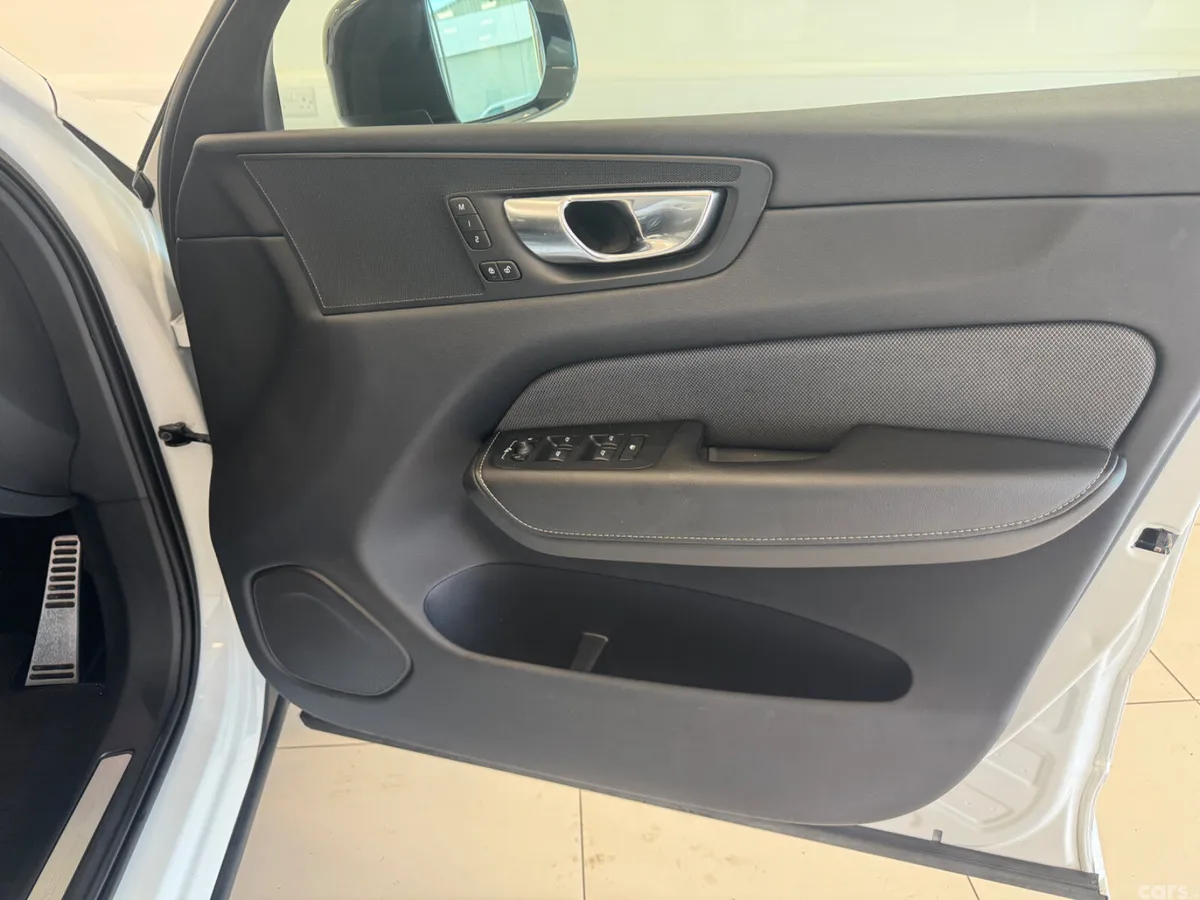 Volvo XC60 SUV, Petrol Plug-in Hybrid, 2022, White